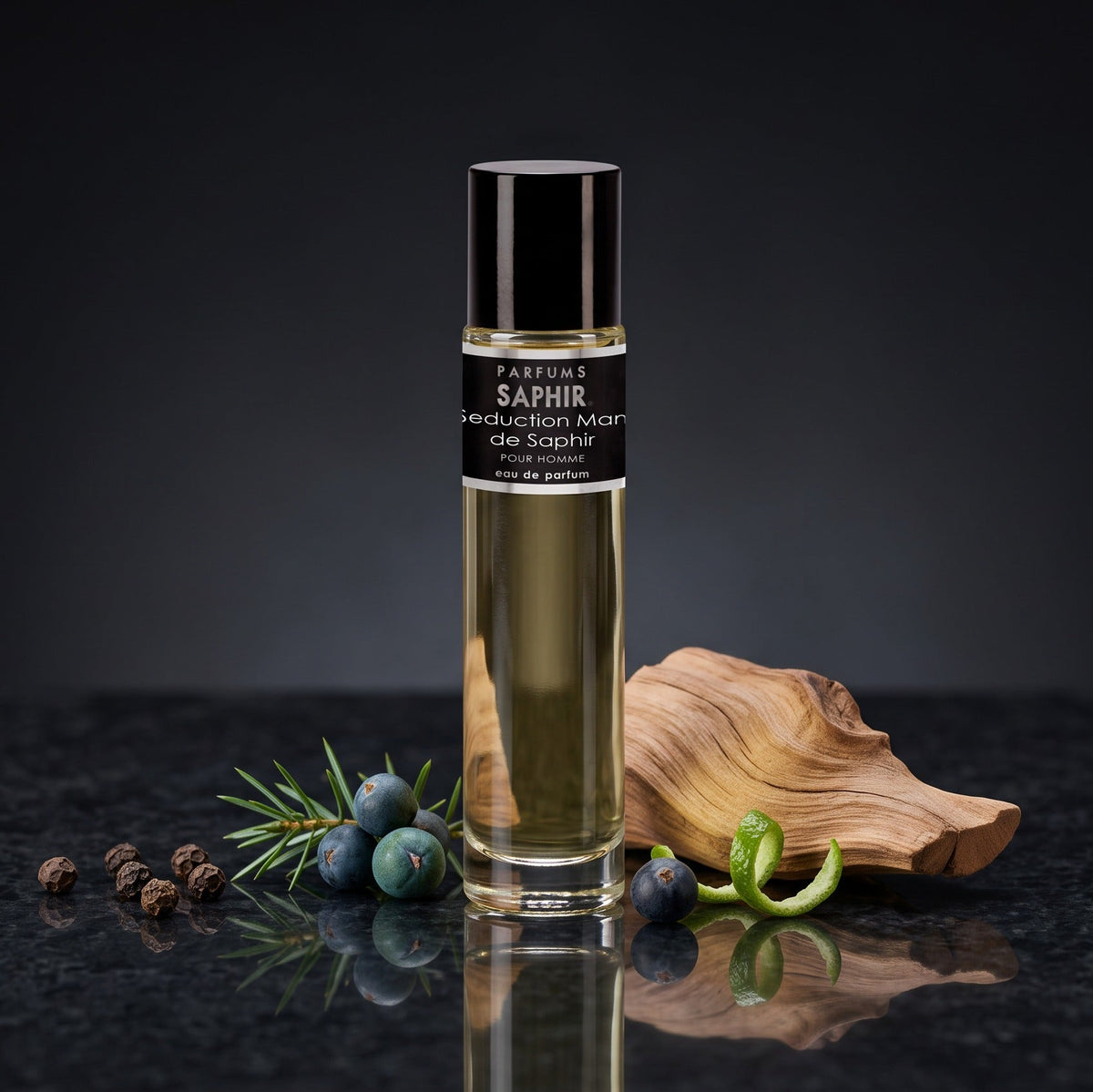 Saphir Parfums 30 ml Flakon. Der Duft Seduction Man de Saphir mit Inhaltsstoffen.